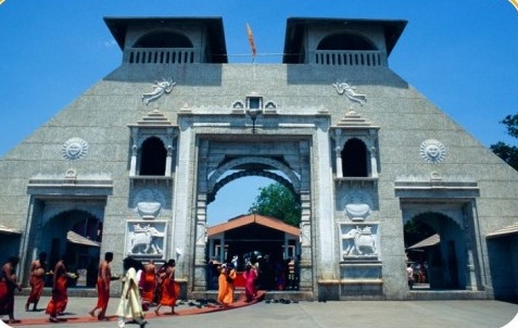 Shani Shingnapur — cab and tour package from Solapur